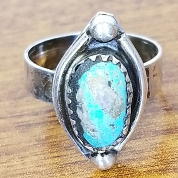 Vintage Jewelry - Old Pawn Navajo sterling turquoise ring
